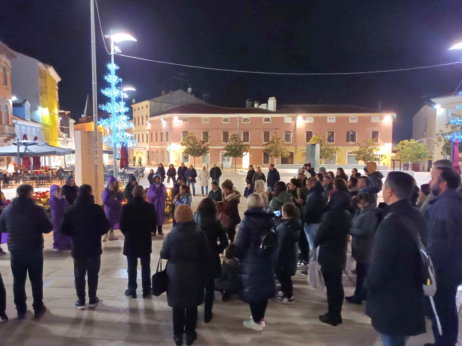 U Poreču upaljena druga adventska svijeća koja simbolizira mir